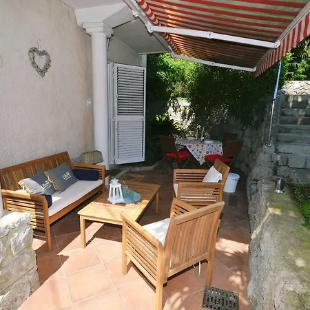 Apartment Doroti *