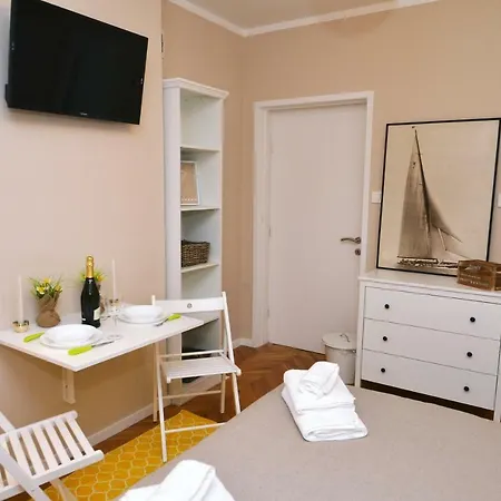 Doroti Apartment Ika